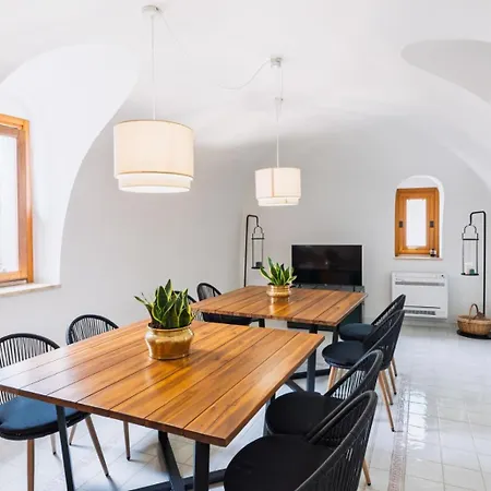 Amalfira Luxury Seaview Rooftop Apartment