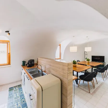 Apartment Amalfira Luxury Seaview Rooftop